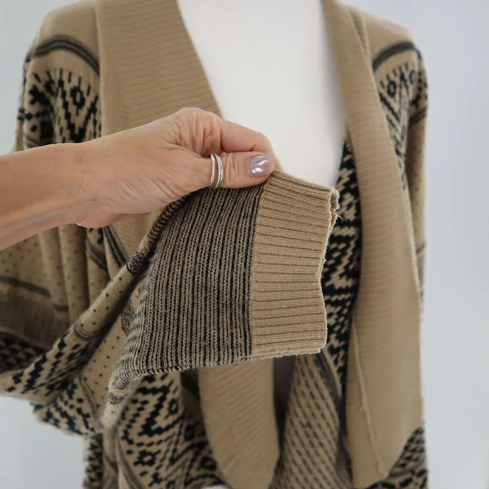 Cameo & Myth Waterfall Cardigan Womens M Beige Cottagecore Boho‎ Ethnic Unique